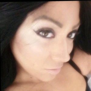 Meet your Posher, Shana